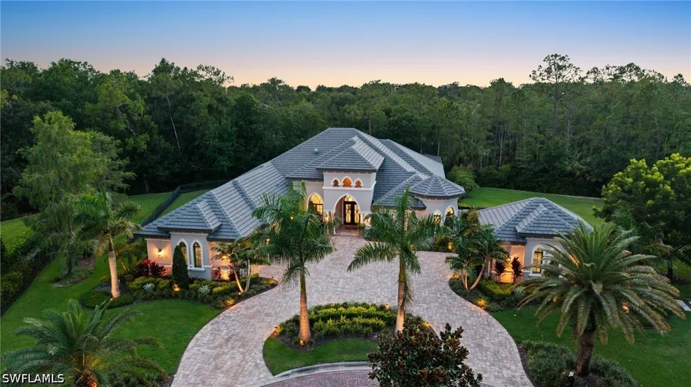 Edgecumbe Drive Naples, FL 34119