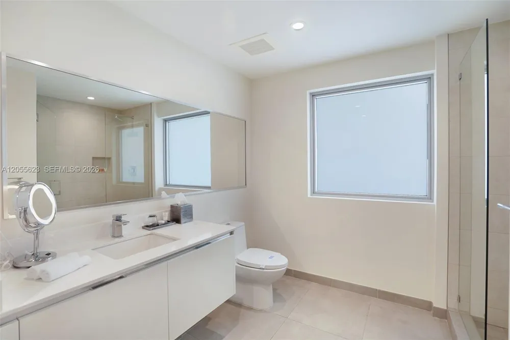 777 Ocean Dr #N207 Hollywood, FL 33019