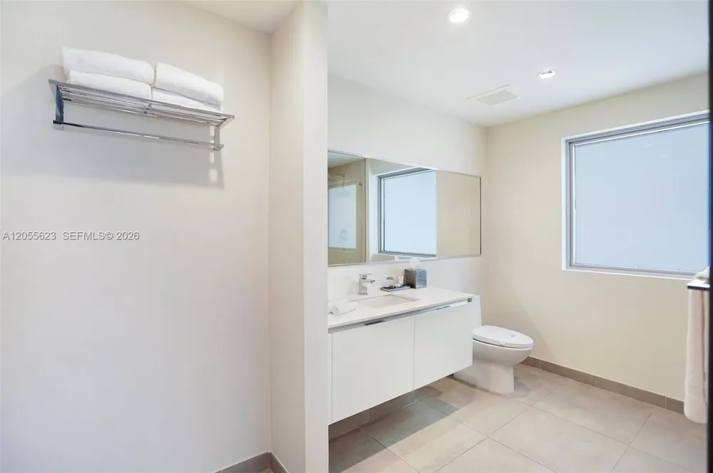 777 Ocean Dr #N207 Hollywood, FL 33019