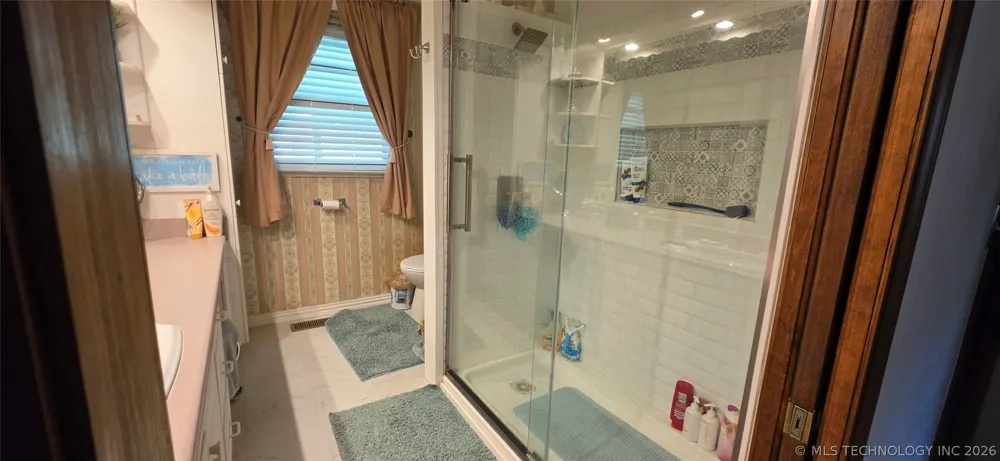 405 Woodward Circle Gore, OK 74435