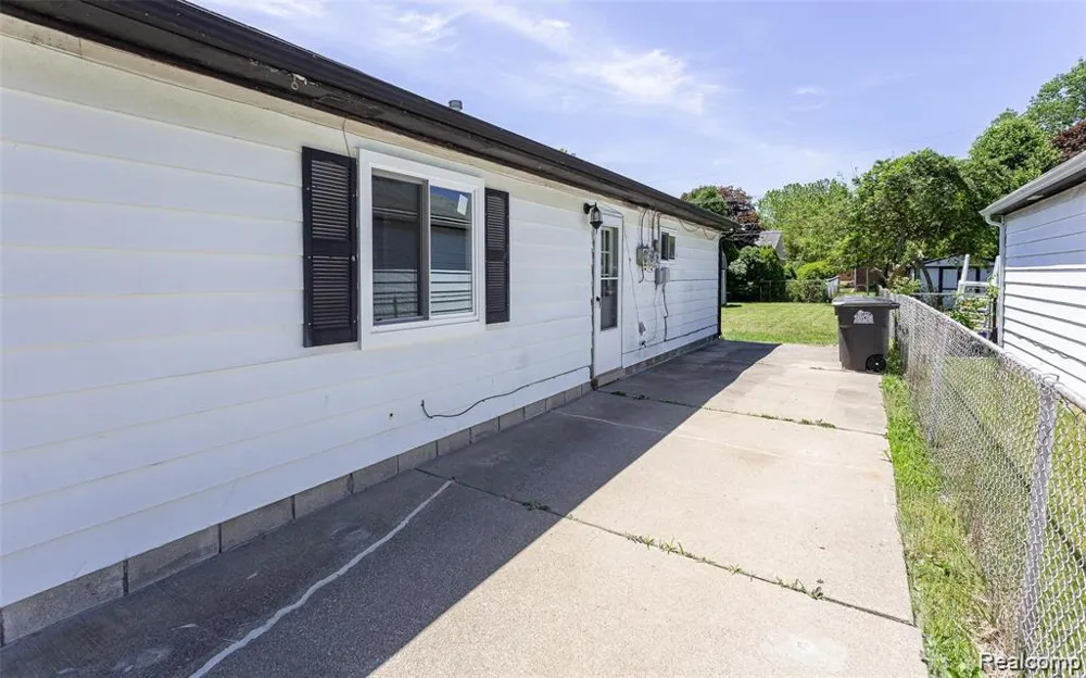 14390 Gage Street Taylor City, MI 48180