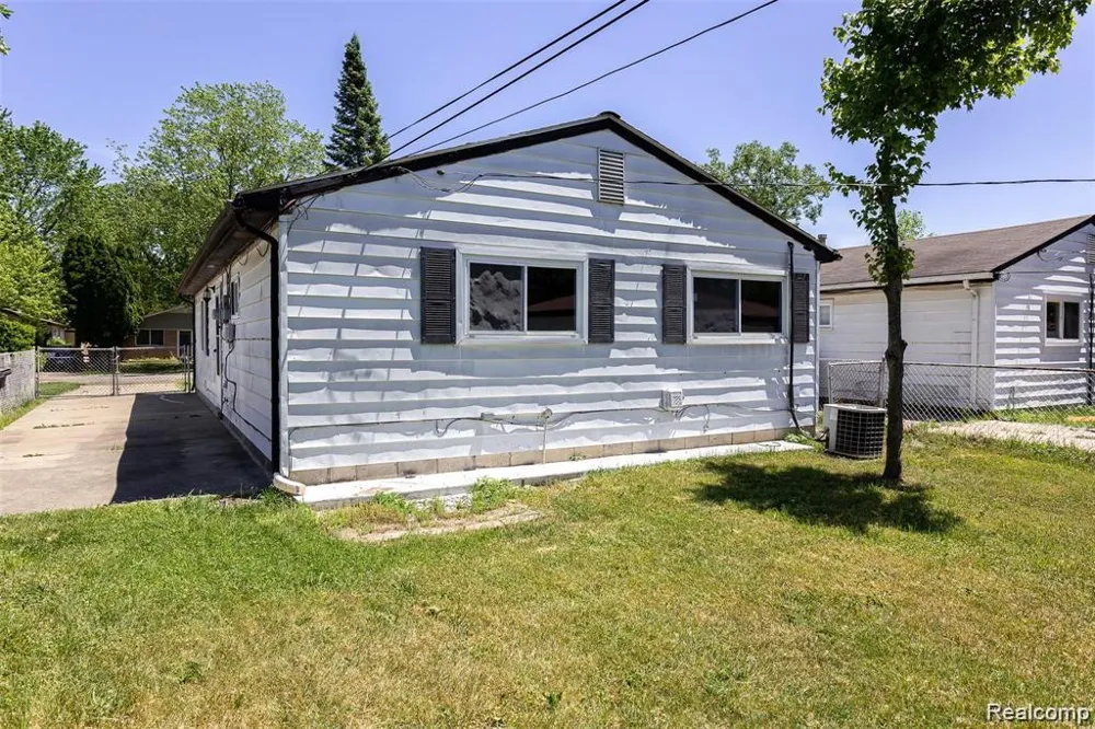 14390 Gage Street Taylor City, MI 48180