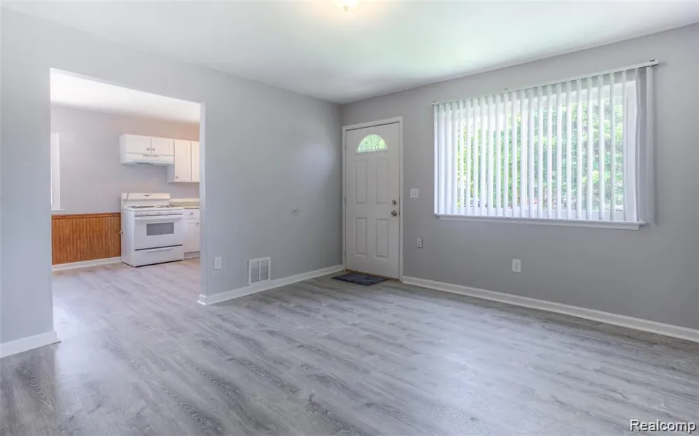 14390 Gage Street Taylor City, MI 48180