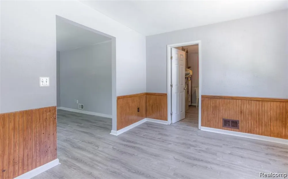14390 Gage Street Taylor City, MI 48180