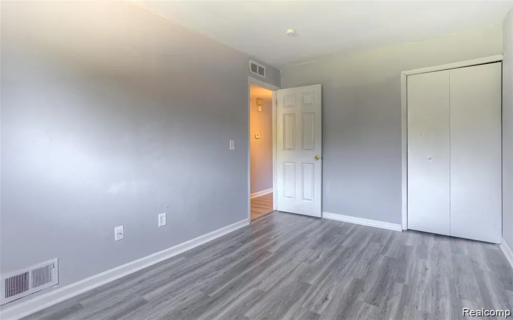 14390 Gage Street Taylor City, MI 48180