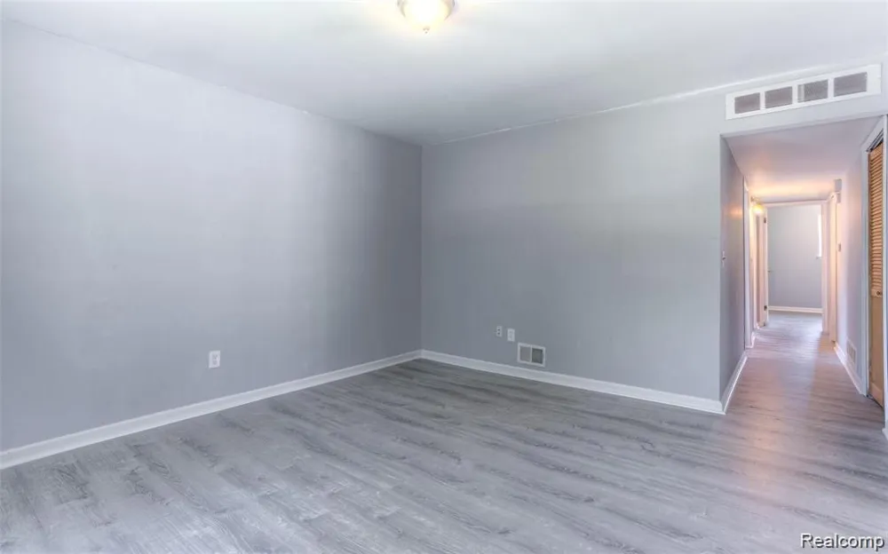 14390 Gage Street Taylor City, MI 48180