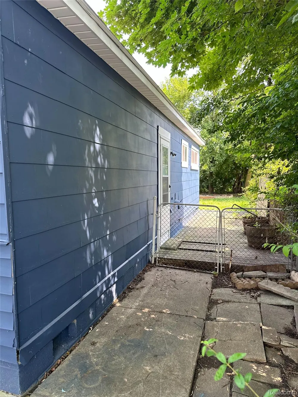 1580 University Avenue Lincoln Park City, MI 48146