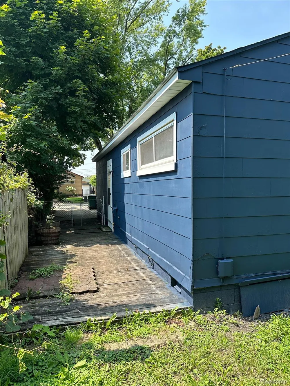1580 University Avenue Lincoln Park City, MI 48146