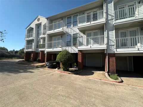 9823 Summerwood Circle #1008