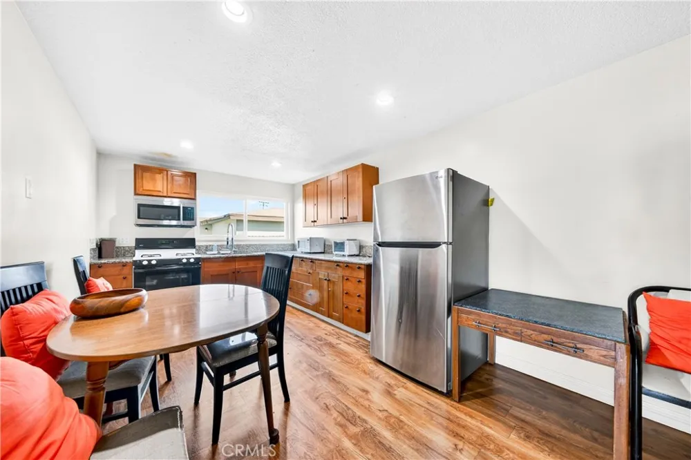 15003 Larch Lawndale, CA 90260