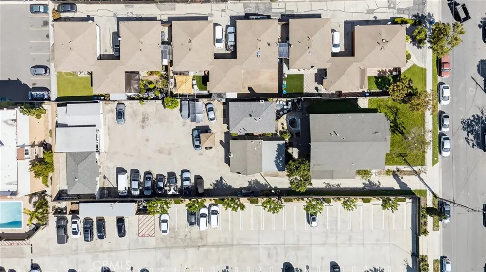15003 Larch Lawndale, CA 90260