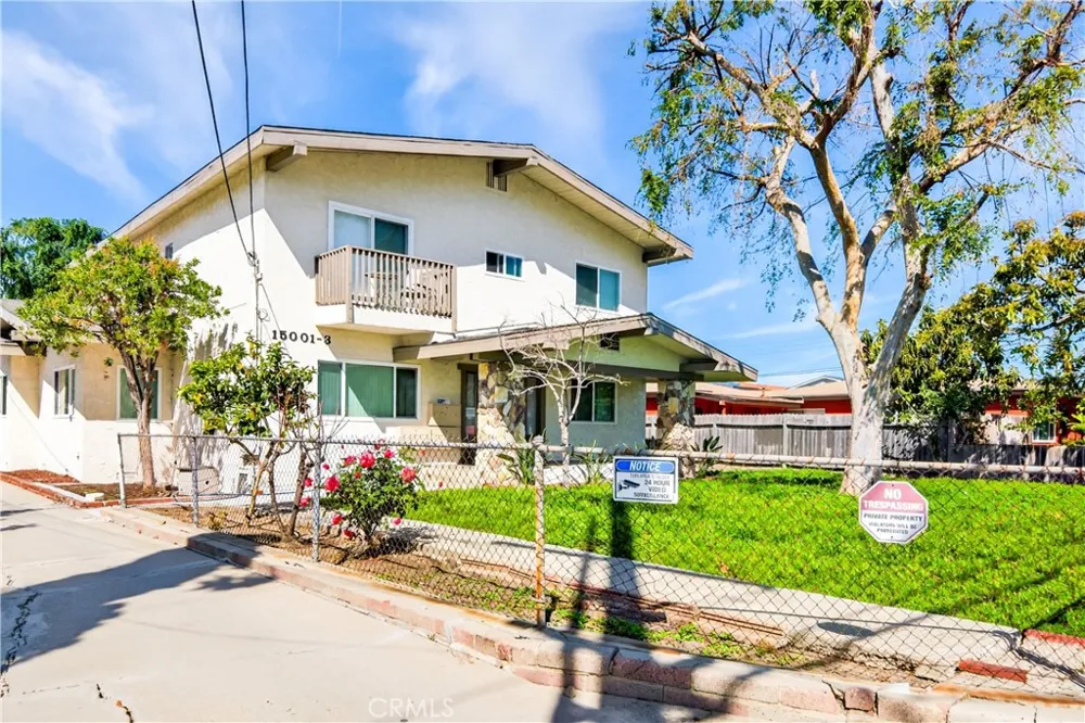 15003 Larch Lawndale, CA 90260