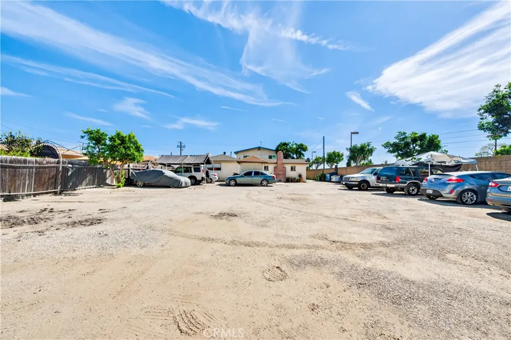 15003 Larch Lawndale, CA 90260