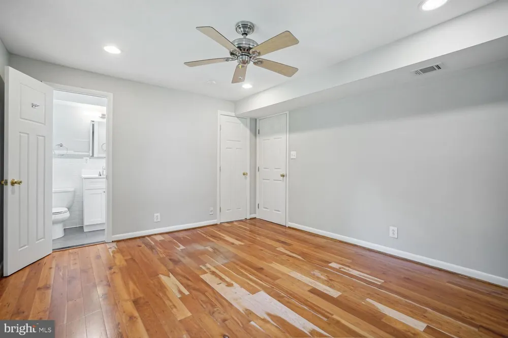 1633 WARNER AVENUE Mclean, VA 22101