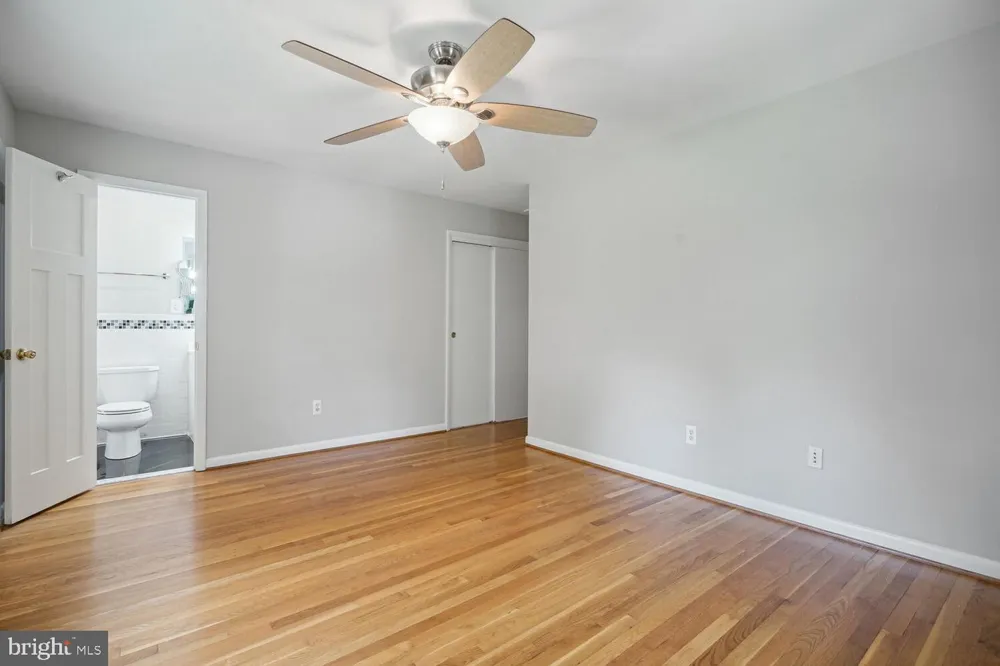 1633 WARNER AVENUE Mclean, VA 22101