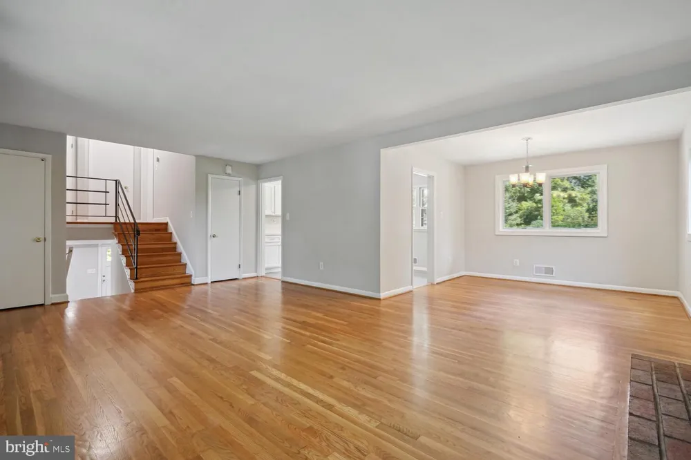 1633 WARNER AVENUE Mclean, VA 22101
