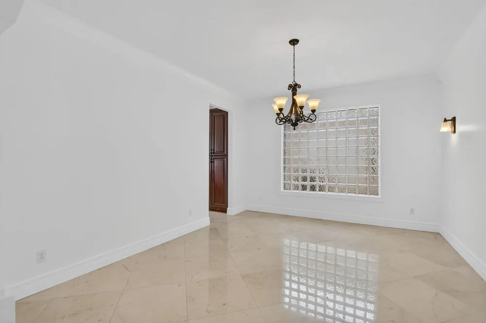 8326 Emerald Winds Circle Boynton Beach, FL 33473