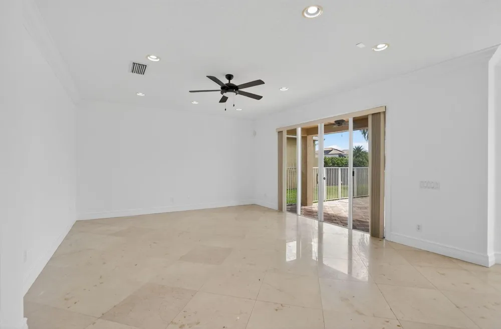 8326 Emerald Winds Circle Boynton Beach, FL 33473