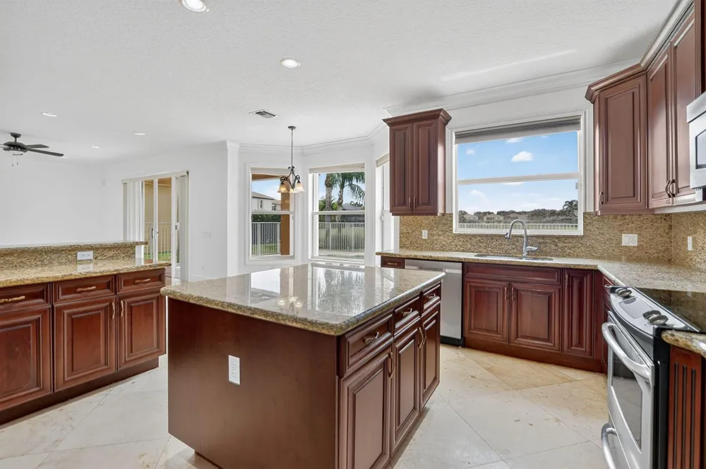 8326 Emerald Winds Circle Boynton Beach, FL 33473