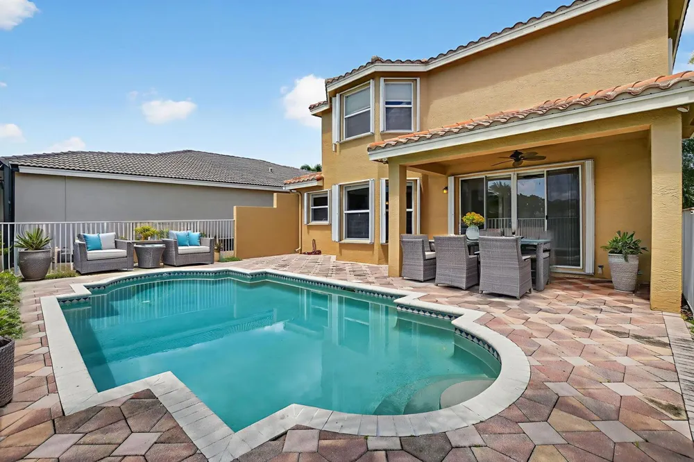 8326 Emerald Winds Circle Boynton Beach, FL 33473
