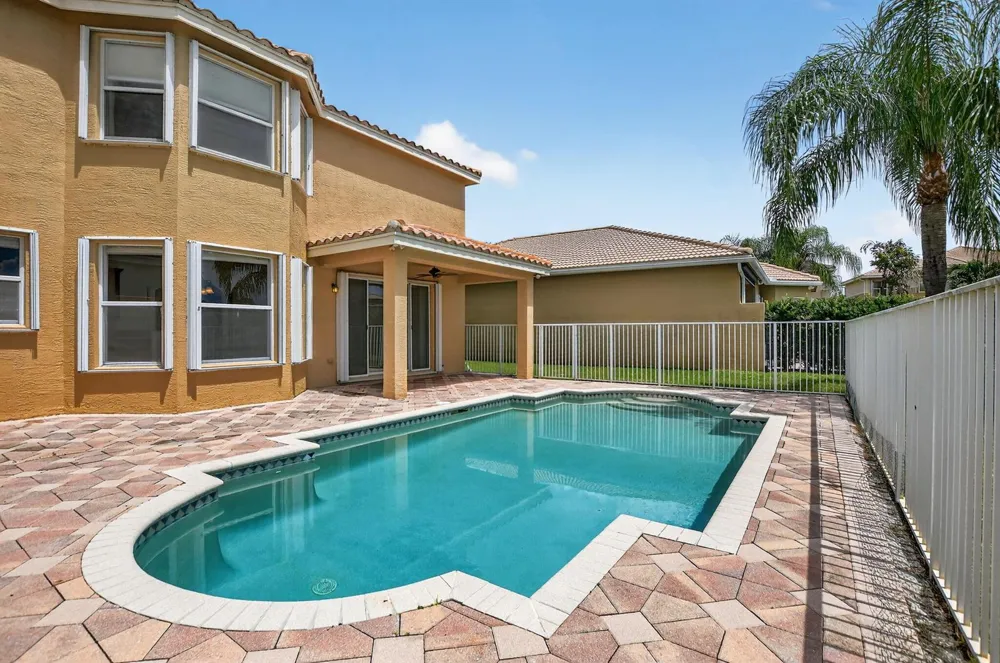 8326 Emerald Winds Circle Boynton Beach, FL 33473