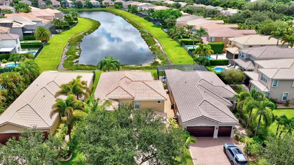 8326 Emerald Winds Circle Boynton Beach, FL 33473