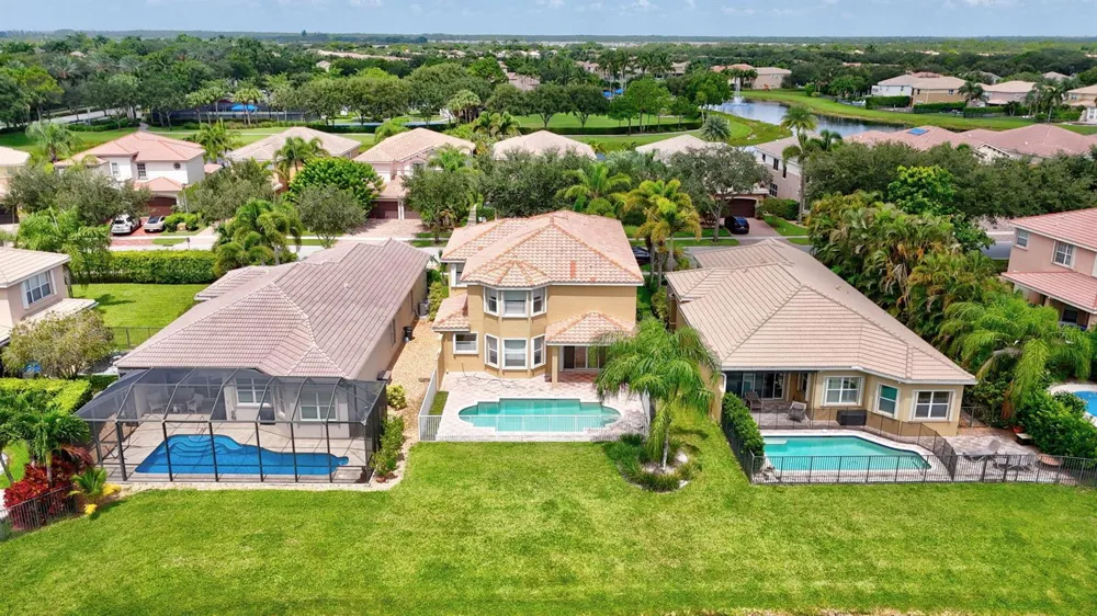 8326 Emerald Winds Circle Boynton Beach, FL 33473