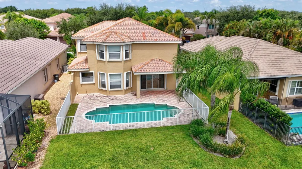 8326 Emerald Winds Circle Boynton Beach, FL 33473