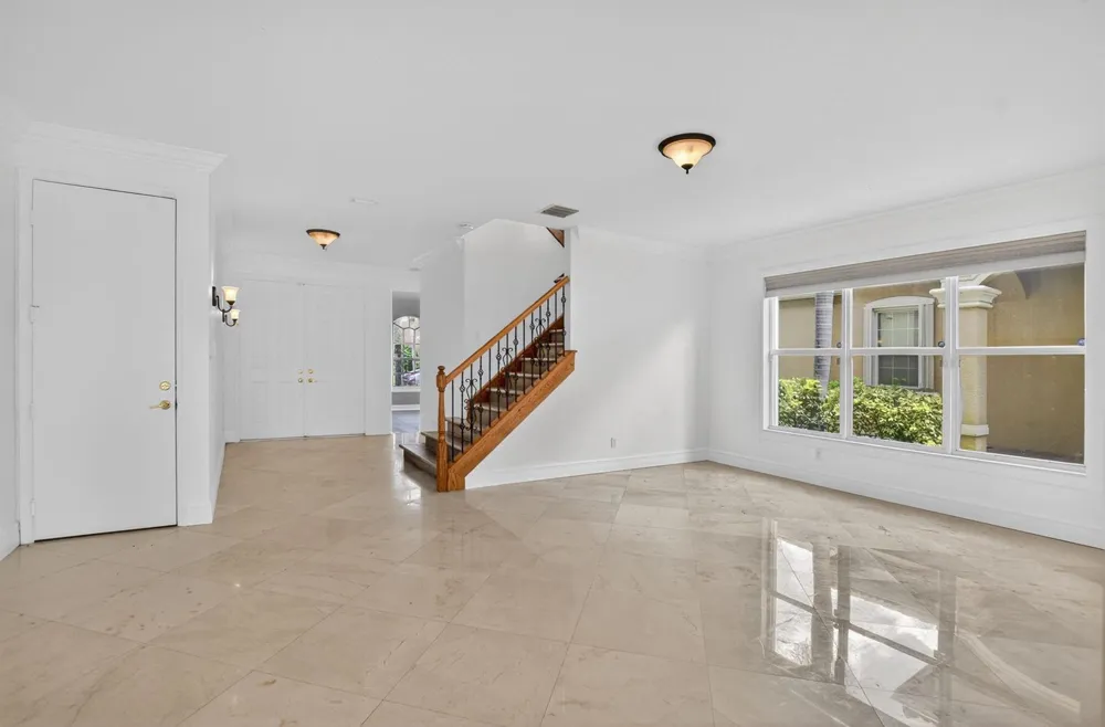 8326 Emerald Winds Circle Boynton Beach, FL 33473