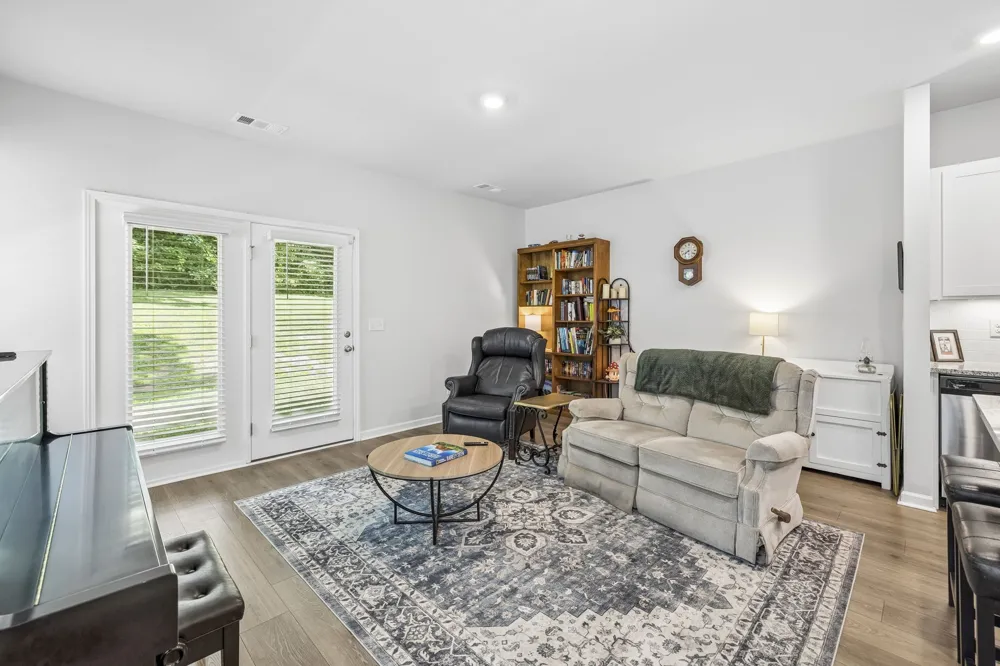 1244 Mason Dl Columbia, TN 38401