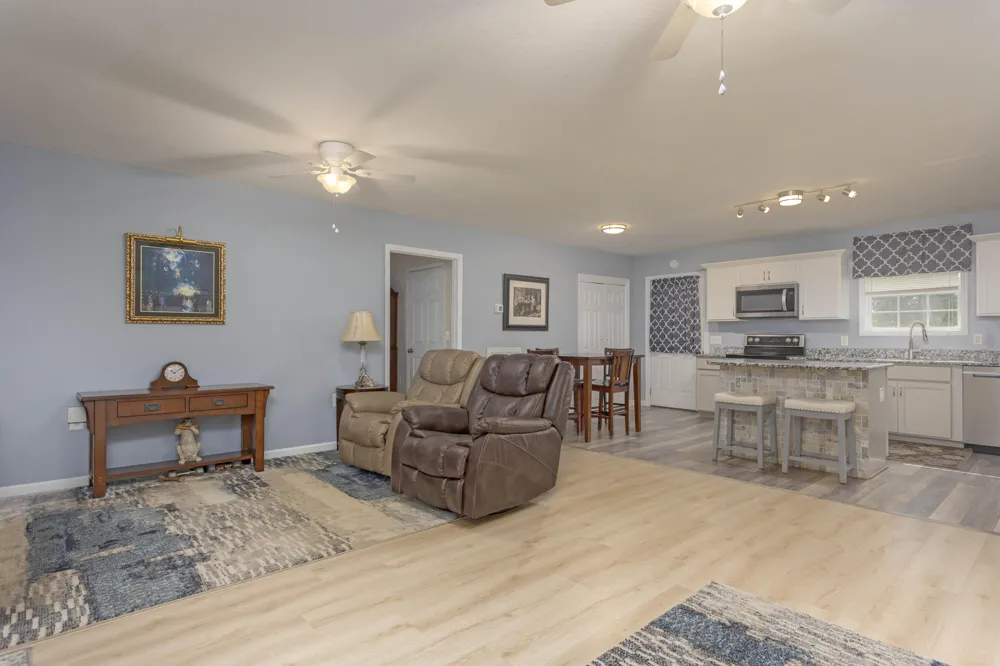 8664 Old Dixie Highway Spring City, TN 37381