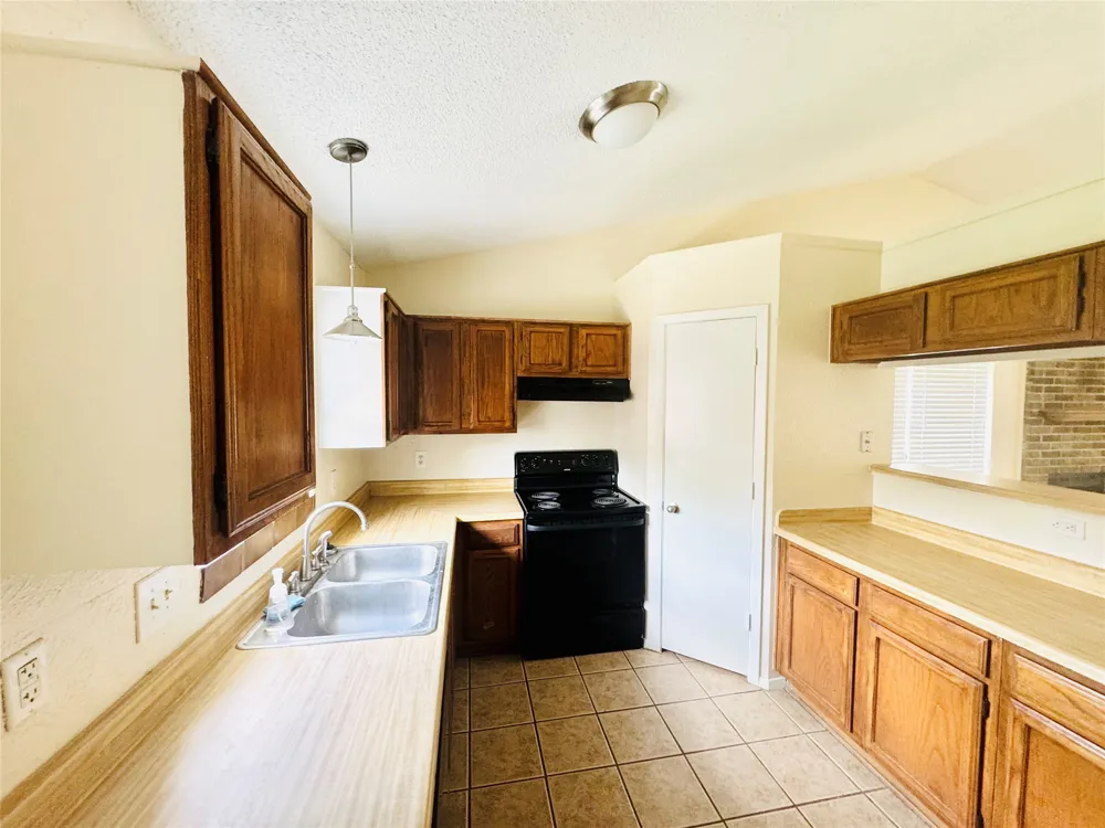 821 Denmark Drive Mesquite, TX 75149