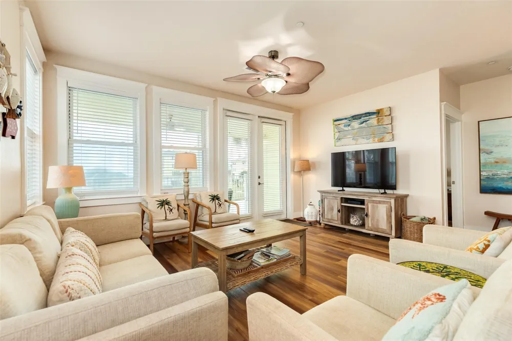 4111 Pointe West Drive #101 Galveston, TX 77554