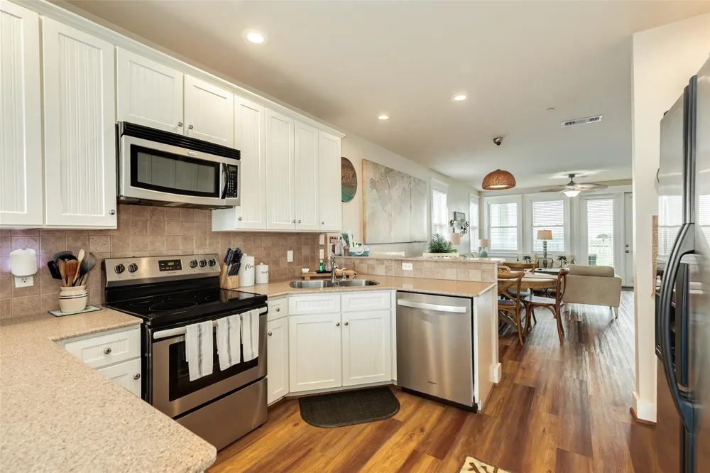 4111 Pointe West Drive #101 Galveston, TX 77554