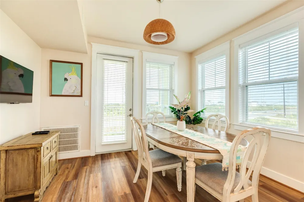 4111 Pointe West Drive #101 Galveston, TX 77554