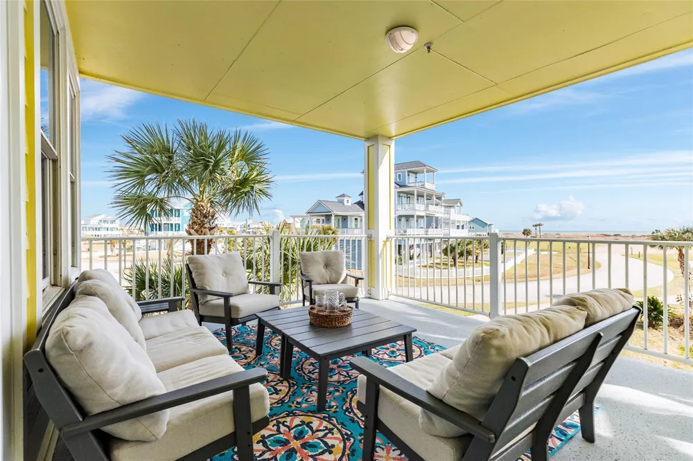 4111 Pointe West Drive #101 Galveston, TX 77554