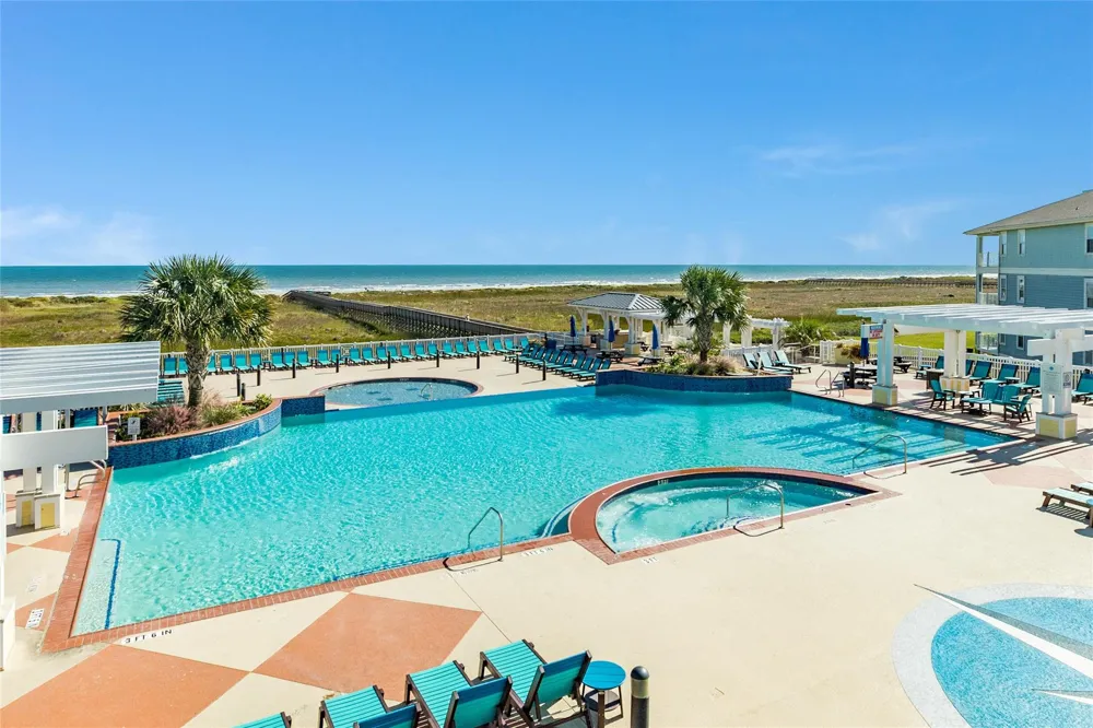 4111 Pointe West Drive #101 Galveston, TX 77554