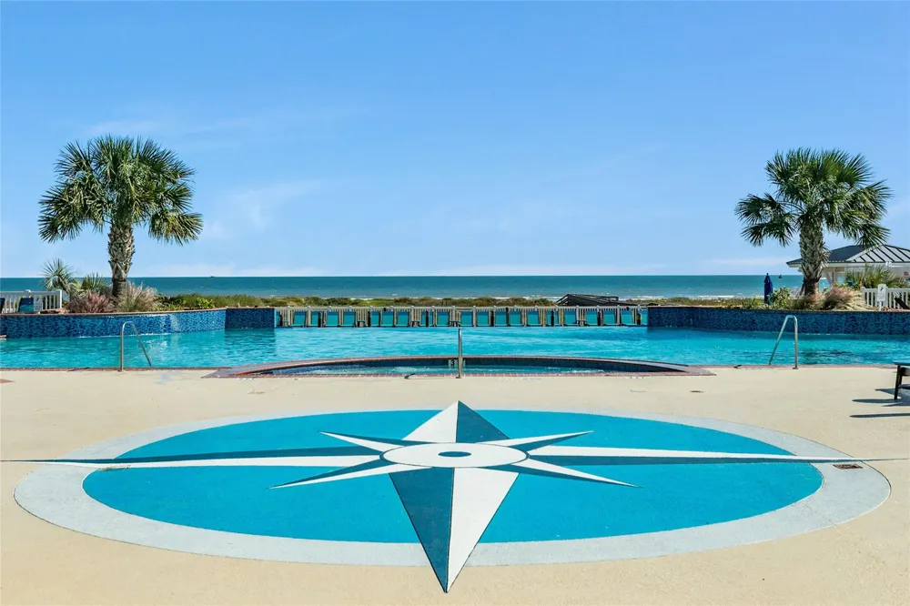4111 Pointe West Drive #101 Galveston, TX 77554