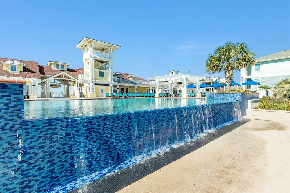 4111 Pointe West Drive #101 Galveston, TX 77554