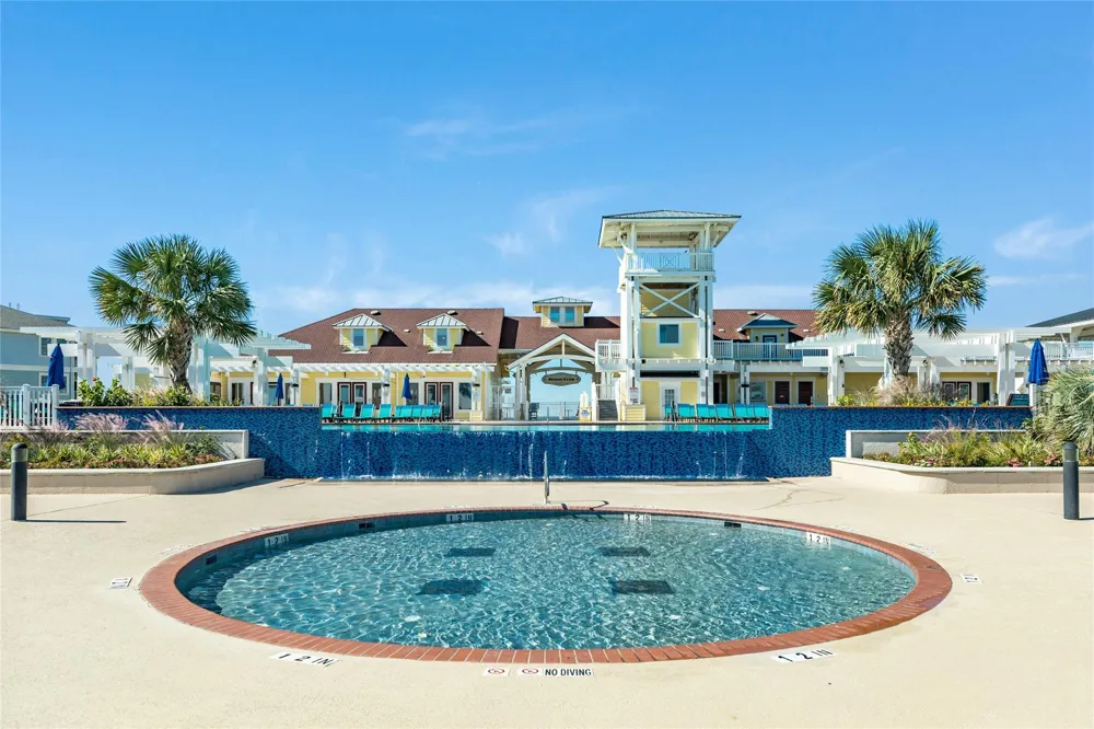 4111 Pointe West Drive #101 Galveston, TX 77554