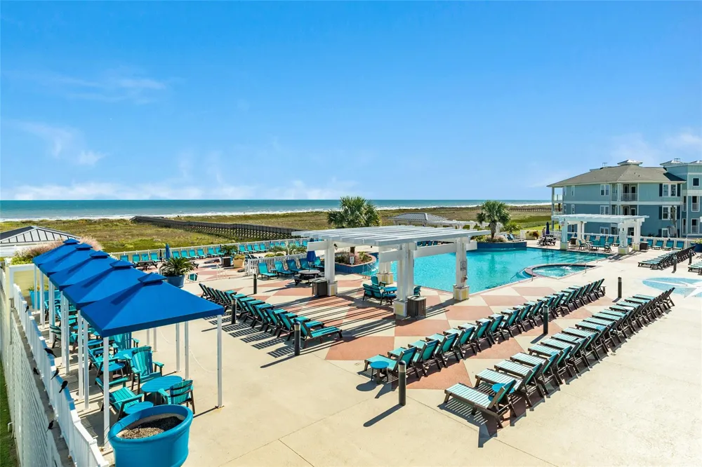 4111 Pointe West Drive #101 Galveston, TX 77554