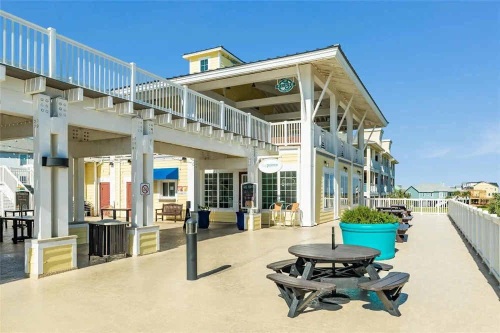 4111 Pointe West Drive #101 Galveston, TX 77554