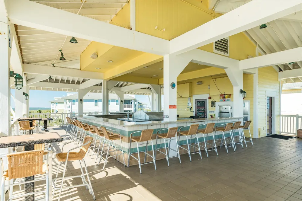 4111 Pointe West Drive #101 Galveston, TX 77554