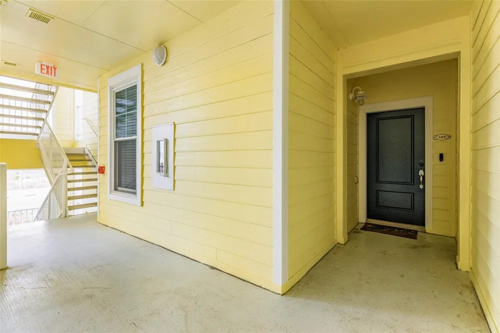 4111 Pointe West Drive #101 Galveston, TX 77554