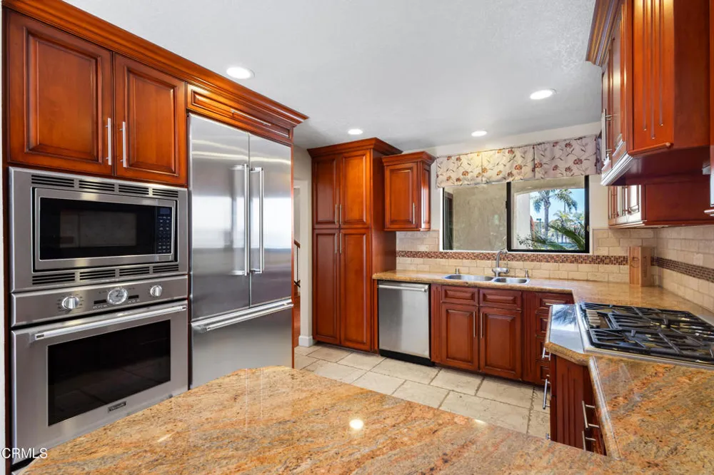 2114 Vina Del Mar Oxnard, CA 93035