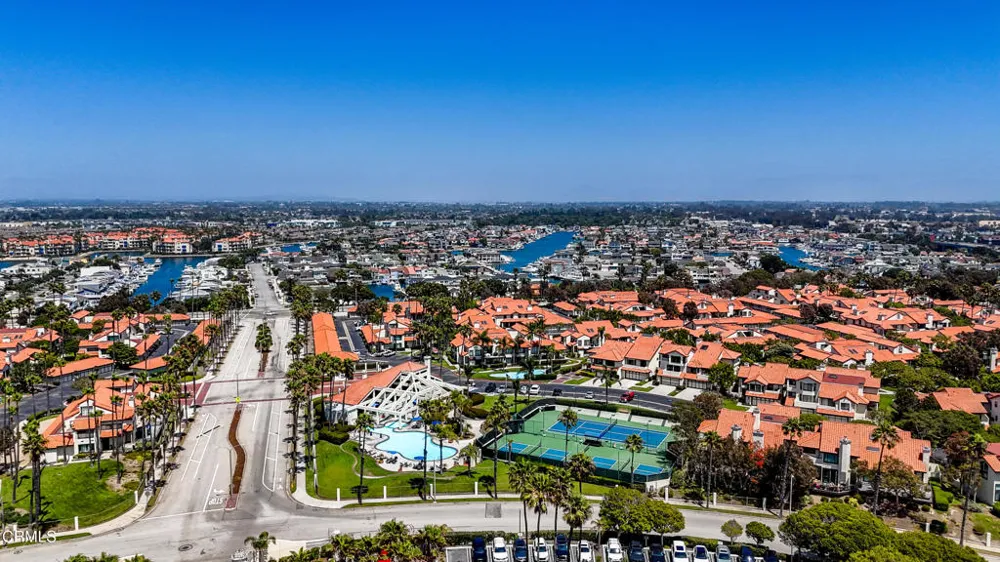 2114 Vina Del Mar Oxnard, CA 93035