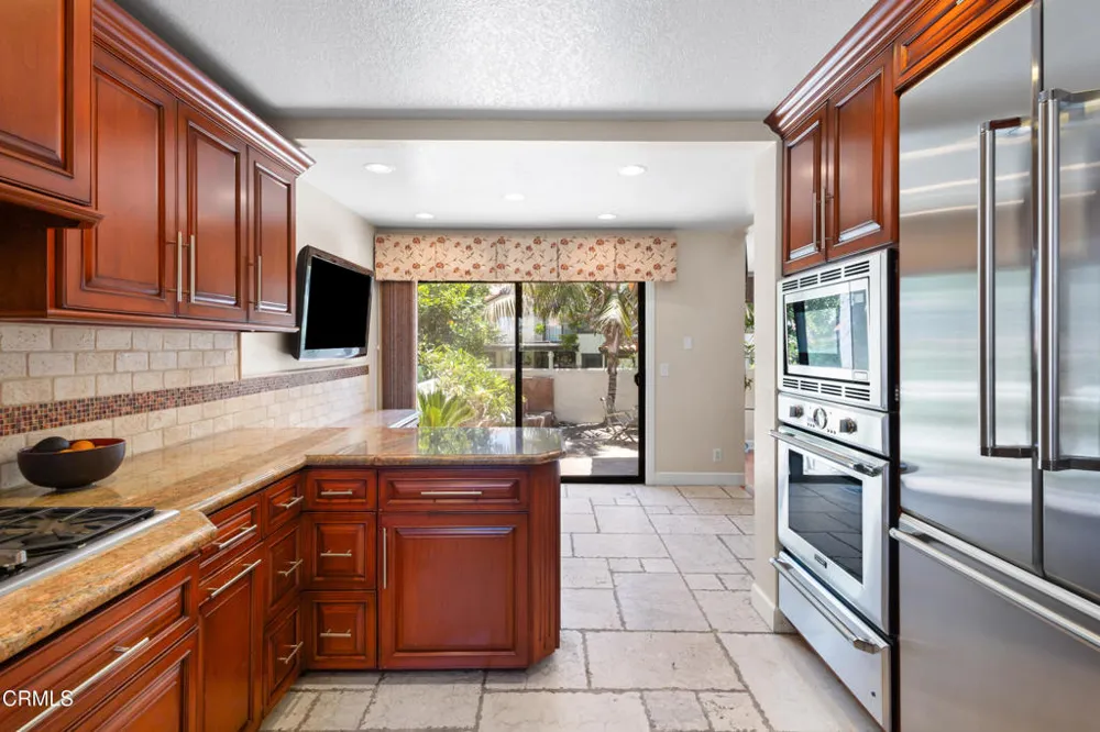 2114 Vina Del Mar Oxnard, CA 93035
