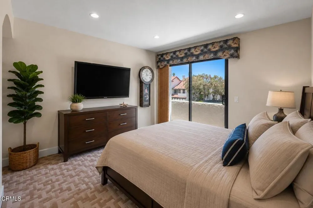2114 Vina Del Mar Oxnard, CA 93035