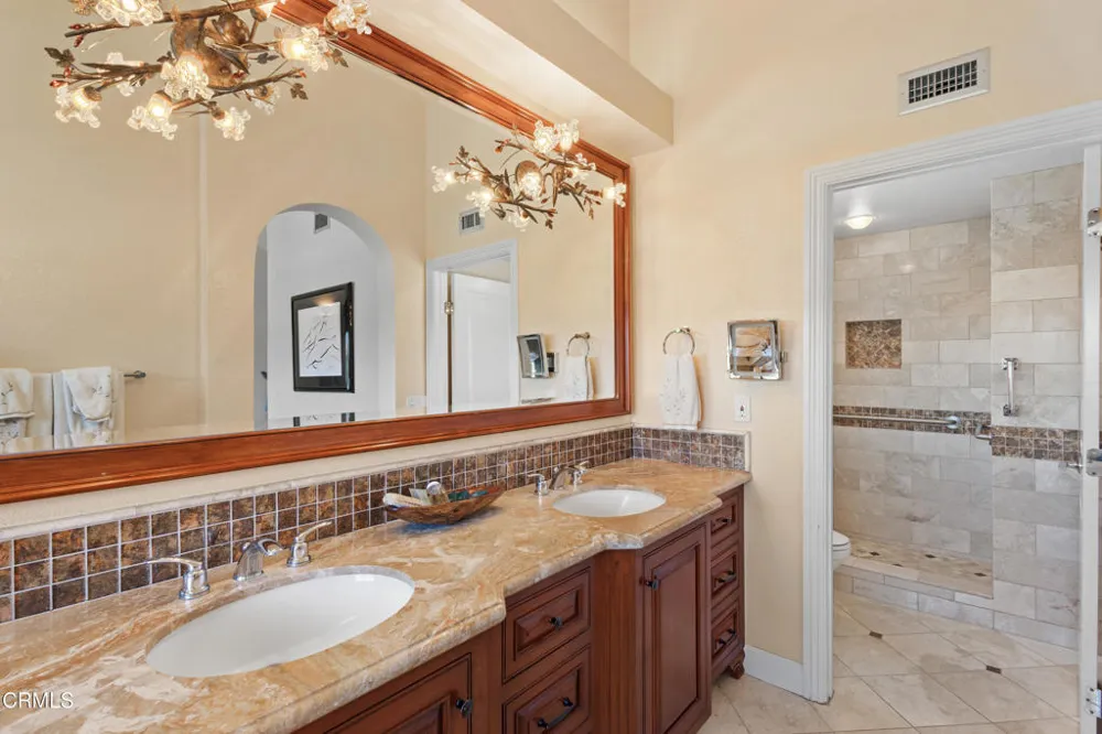 2114 Vina Del Mar Oxnard, CA 93035