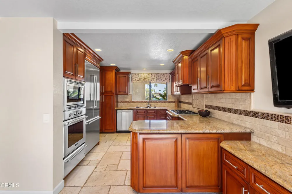 2114 Vina Del Mar Oxnard, CA 93035